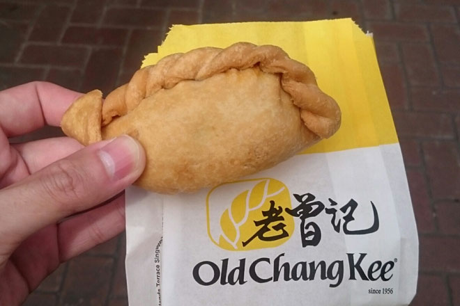 グルメ カレー入揚げパンのようなオールドチャンキーの「カリーパフ」