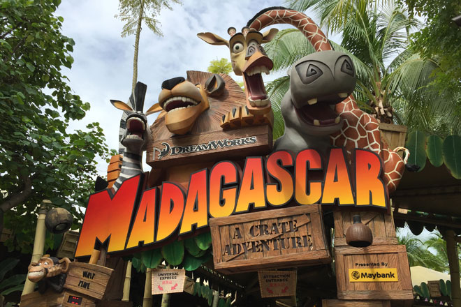 USS 「マダガスカル」をテーマにしたアトラクションも